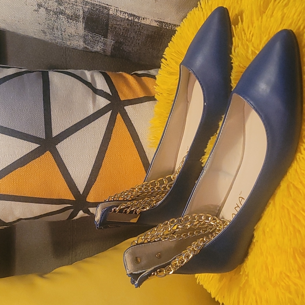 Navy Blue Flats W Gold Chain Accent